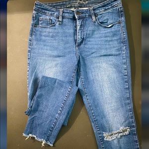 Universal Thread skinny jeans for woman size 8/29R color dark blue